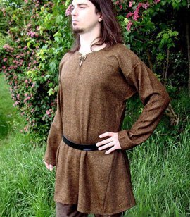 Wool tunic with spit neckline