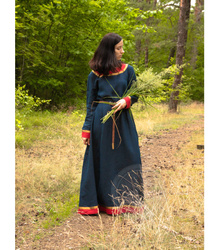 Wide linen dress with two wedges, linen hems and silk trips